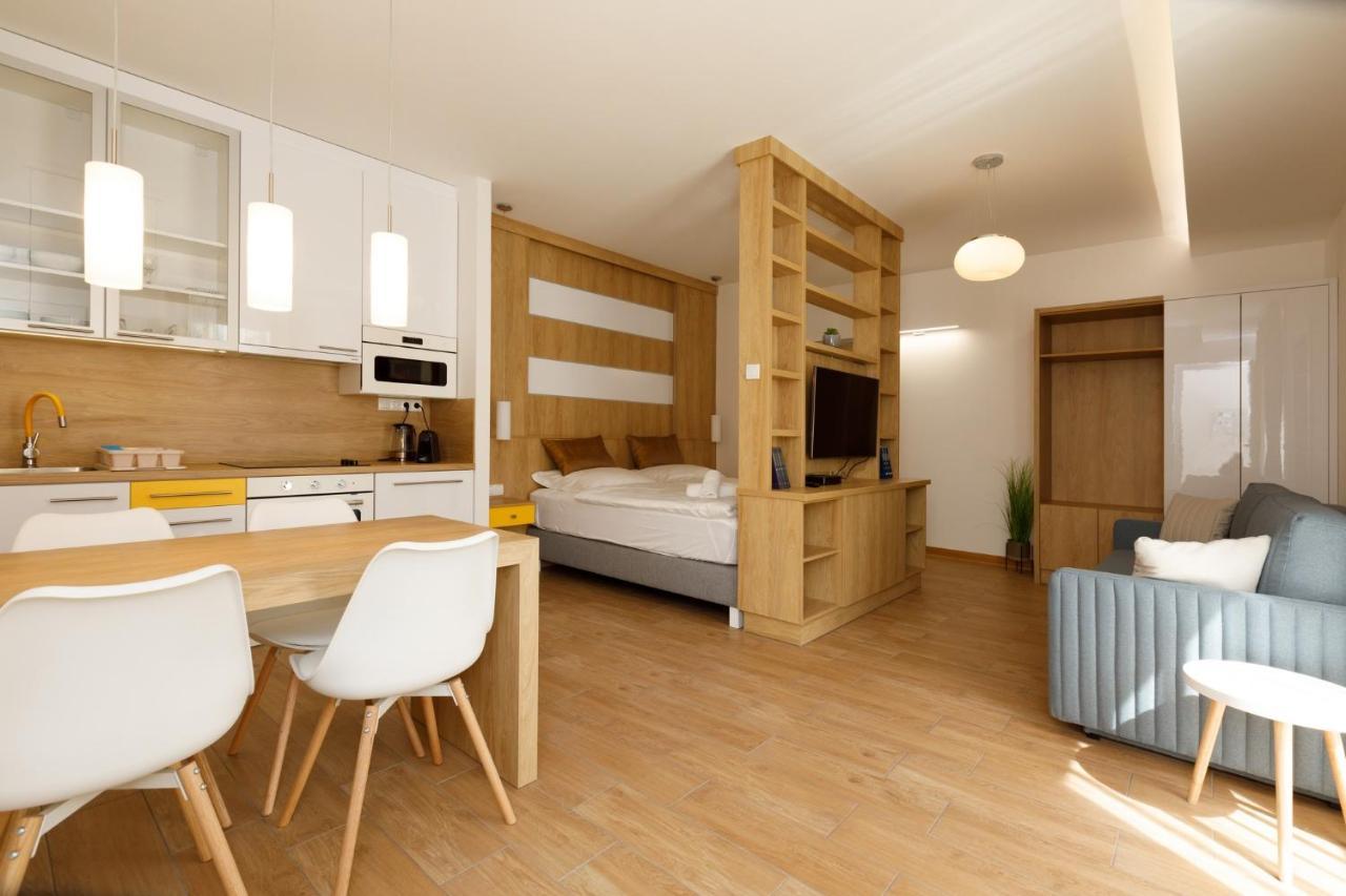 La Bella Centrum Apartmanok Piros/Sarga Heviz Exterior photo