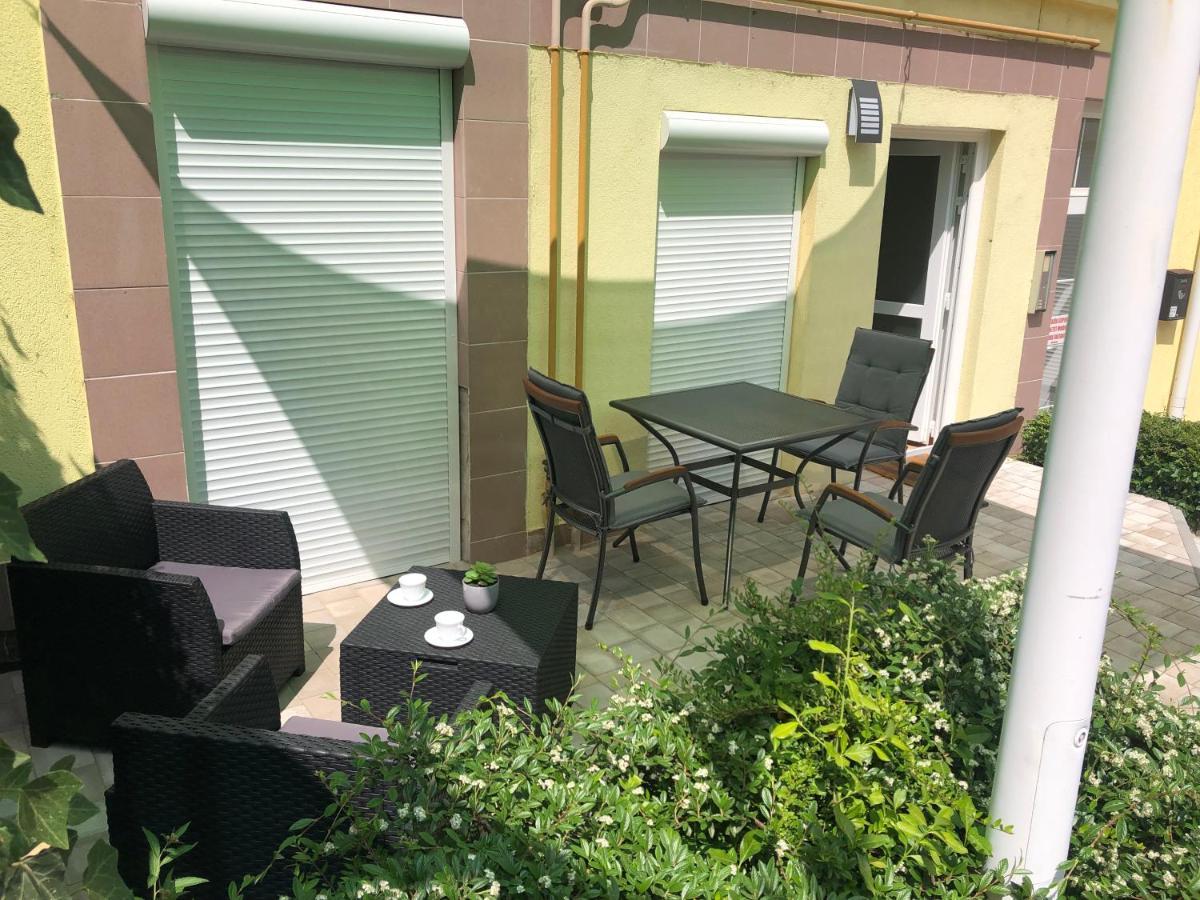 La Bella Centrum Apartmanok Piros/Sarga Heviz Exterior photo